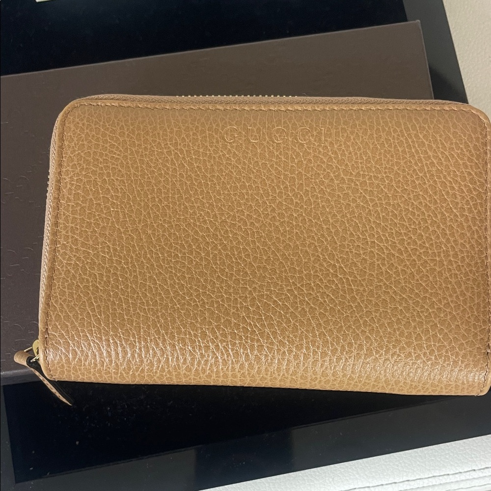 Gucci Tan Zip-Around Leather Wallet - Picture 3 of 9
